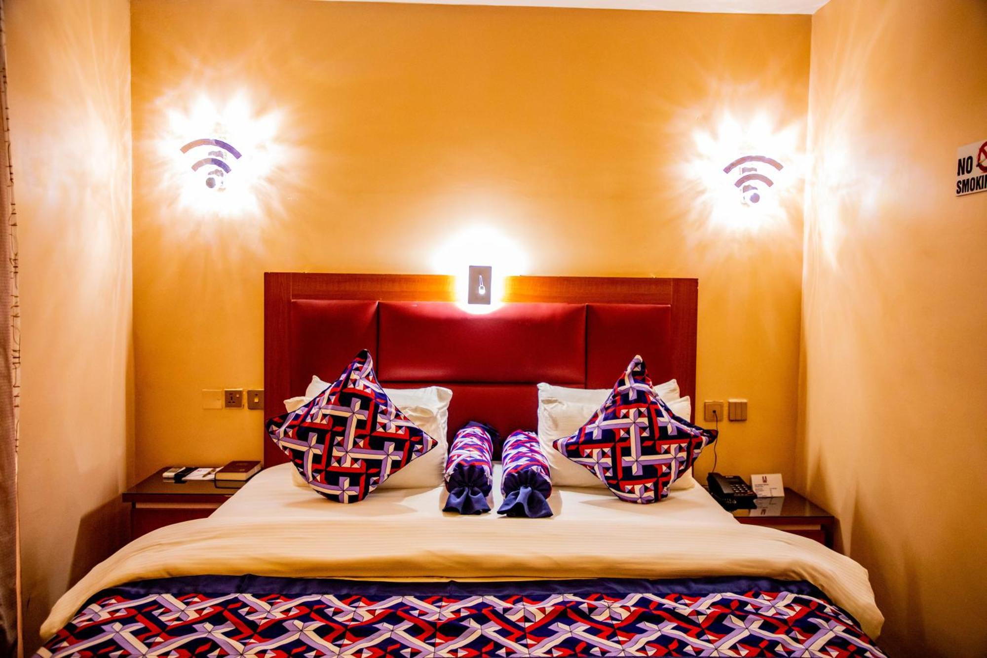 Villa Hilton Hotels أويو المظهر الخارجي الصورة