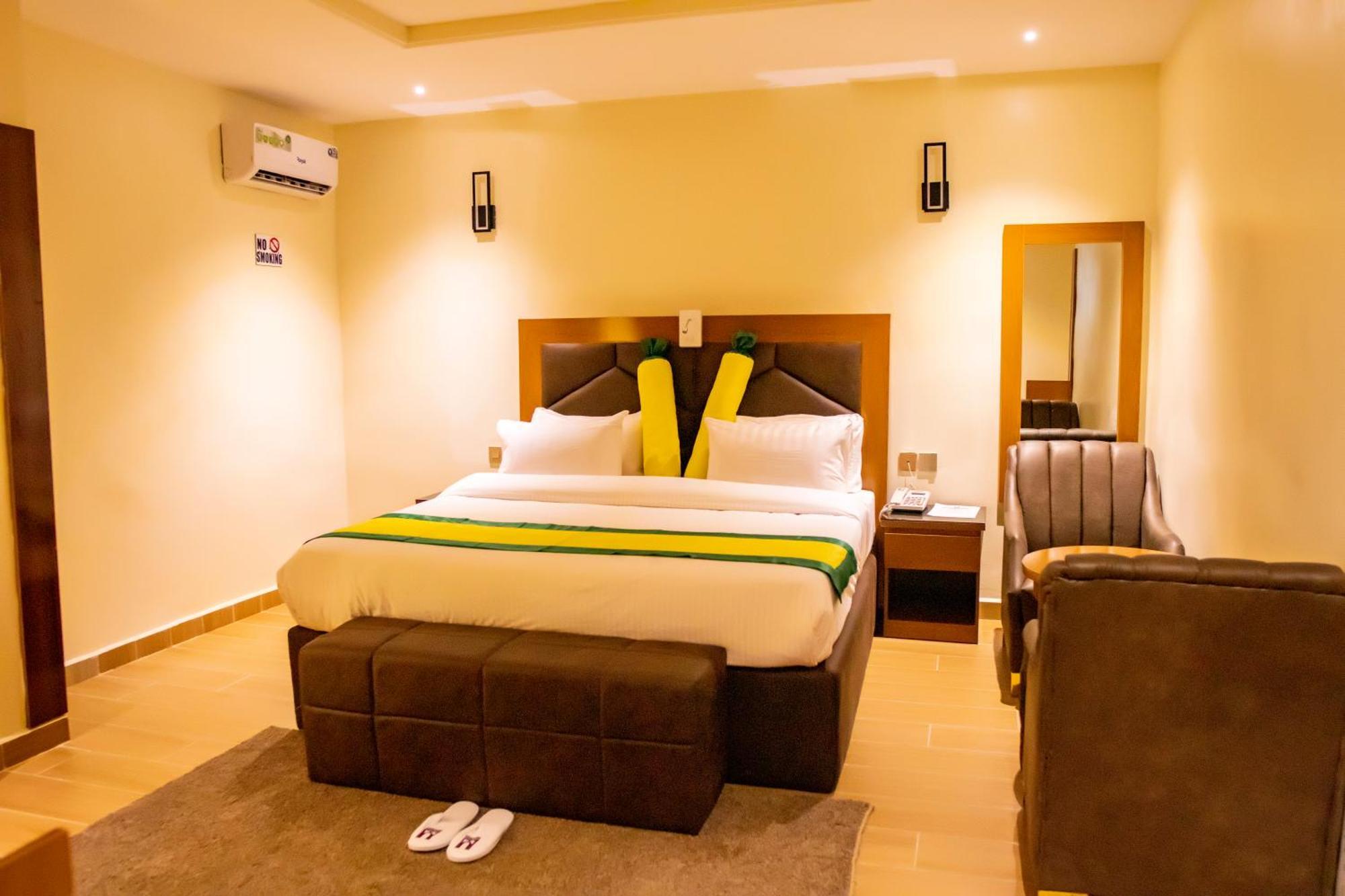 Villa Hilton Hotels أويو المظهر الخارجي الصورة