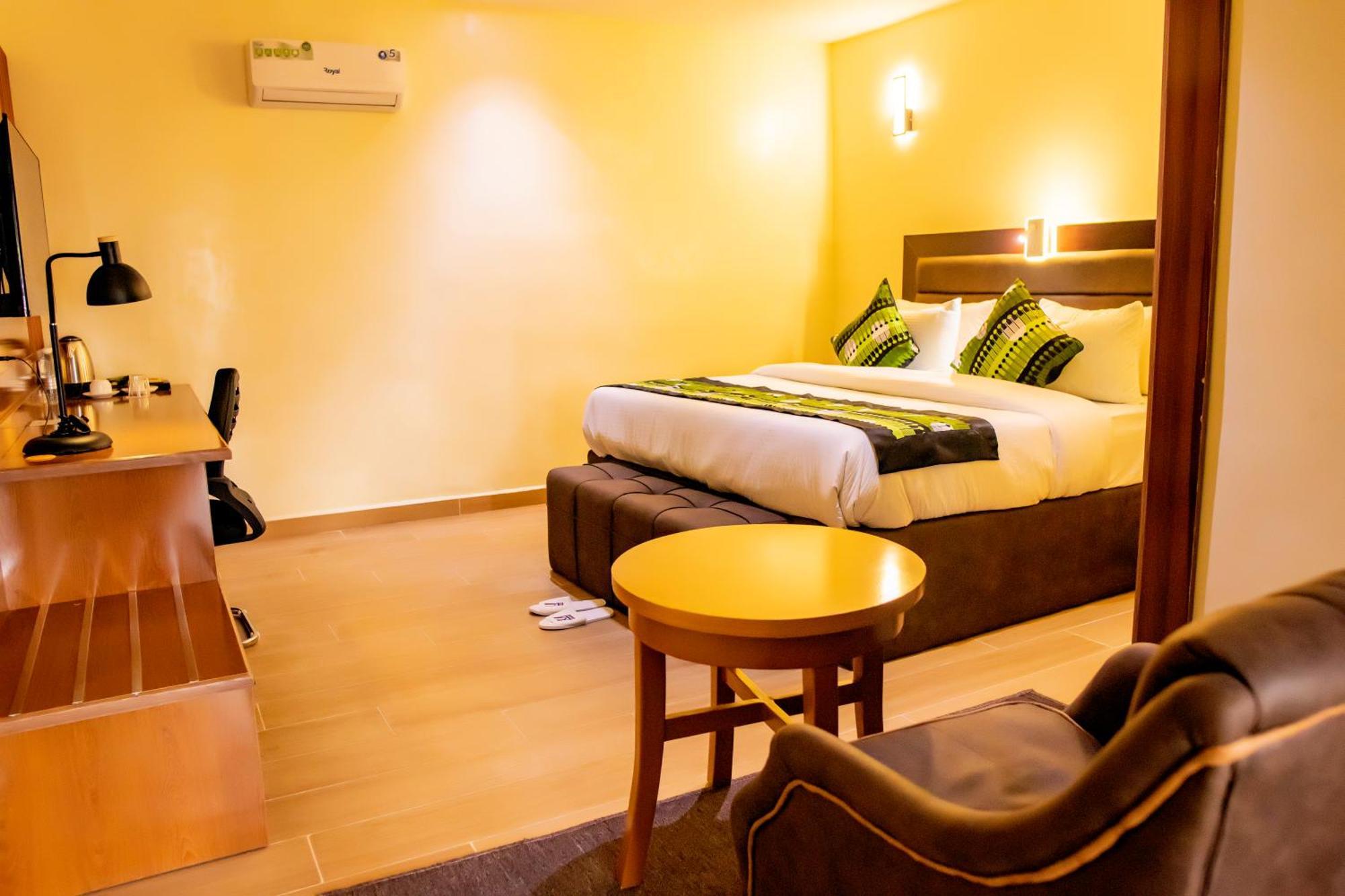 Villa Hilton Hotels أويو المظهر الخارجي الصورة