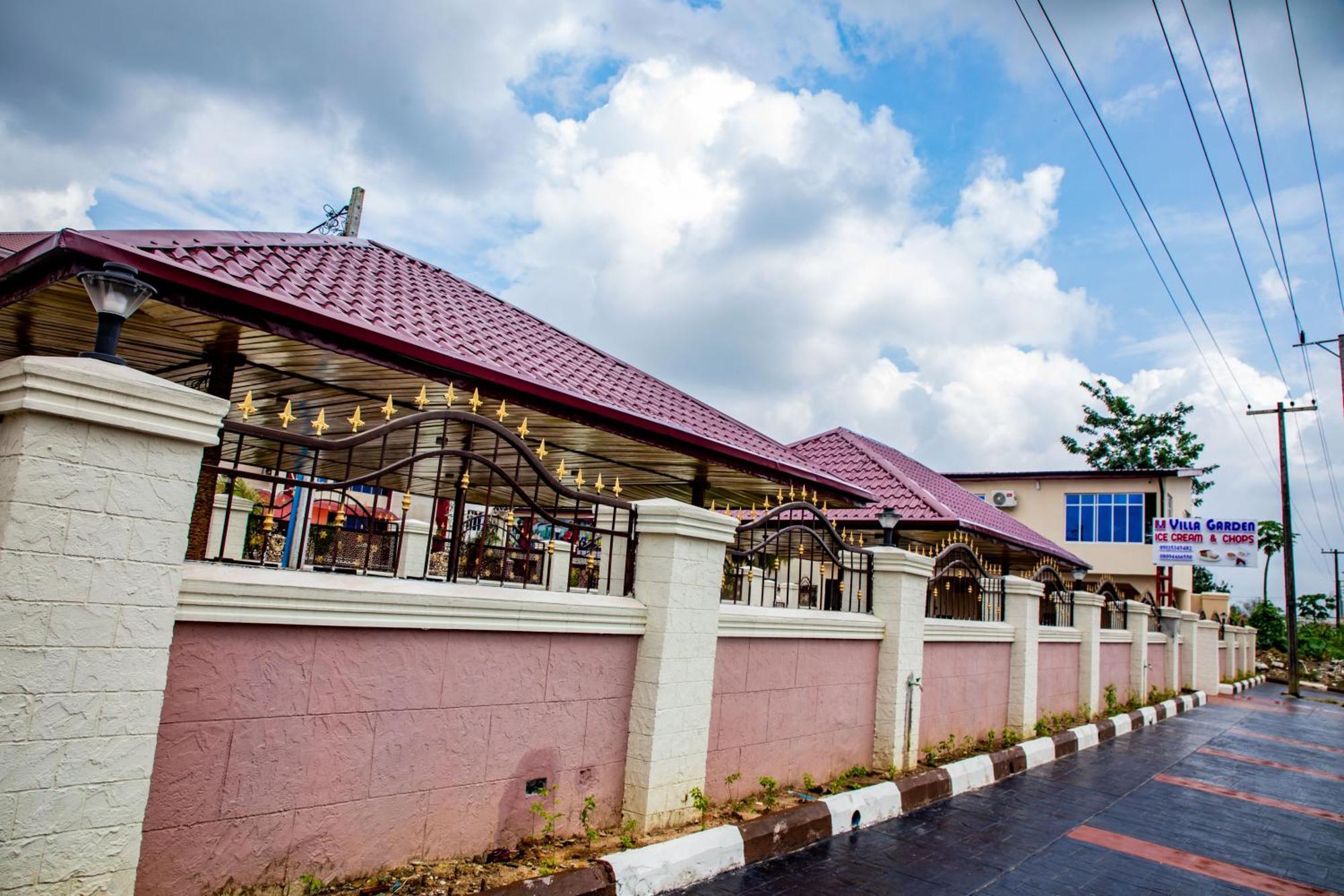 Villa Hilton Hotels أويو المظهر الخارجي الصورة