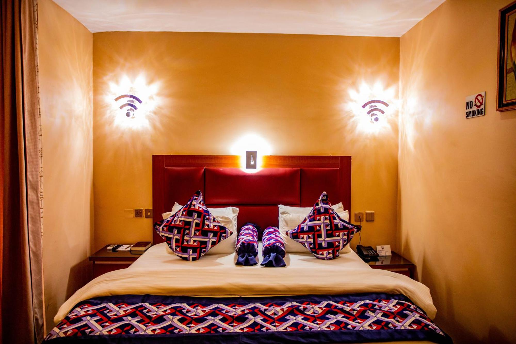 Villa Hilton Hotels أويو المظهر الخارجي الصورة