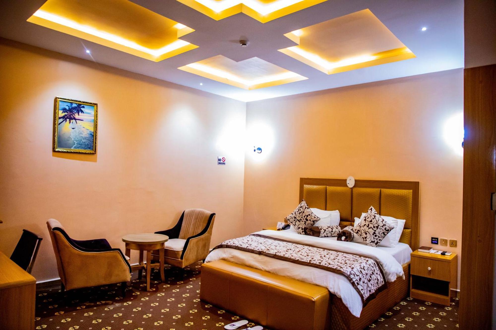 Villa Hilton Hotels أويو المظهر الخارجي الصورة