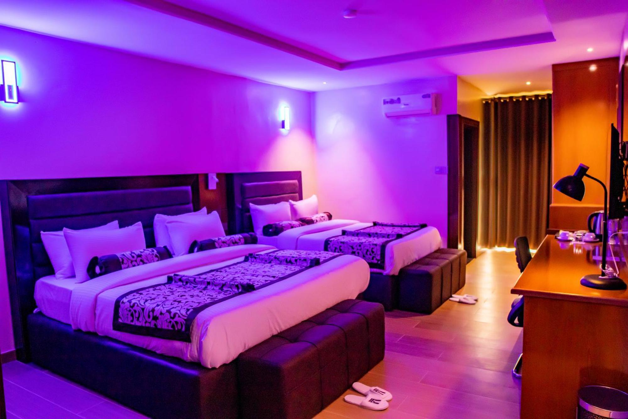 Villa Hilton Hotels أويو المظهر الخارجي الصورة