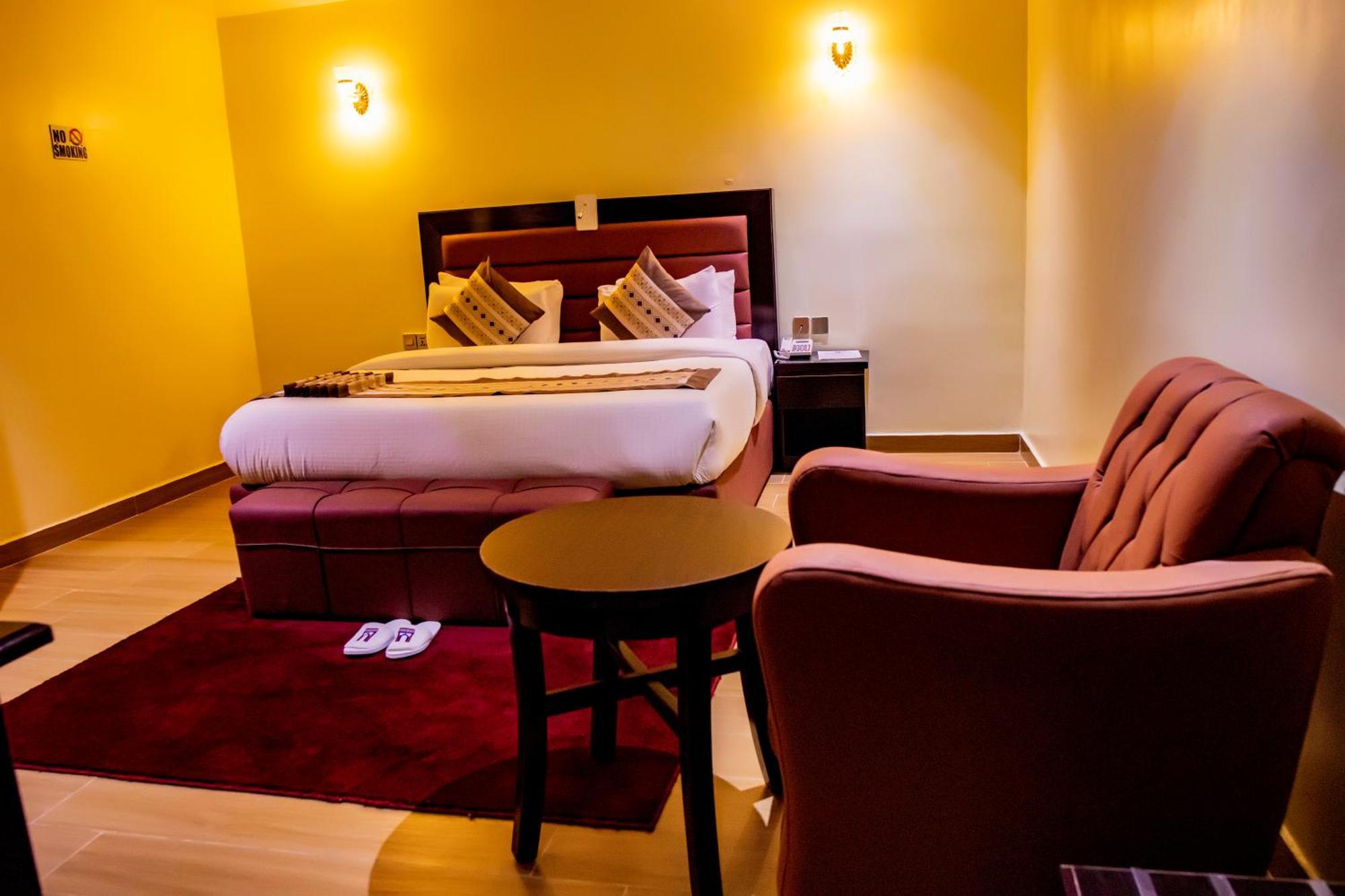 Villa Hilton Hotels أويو المظهر الخارجي الصورة