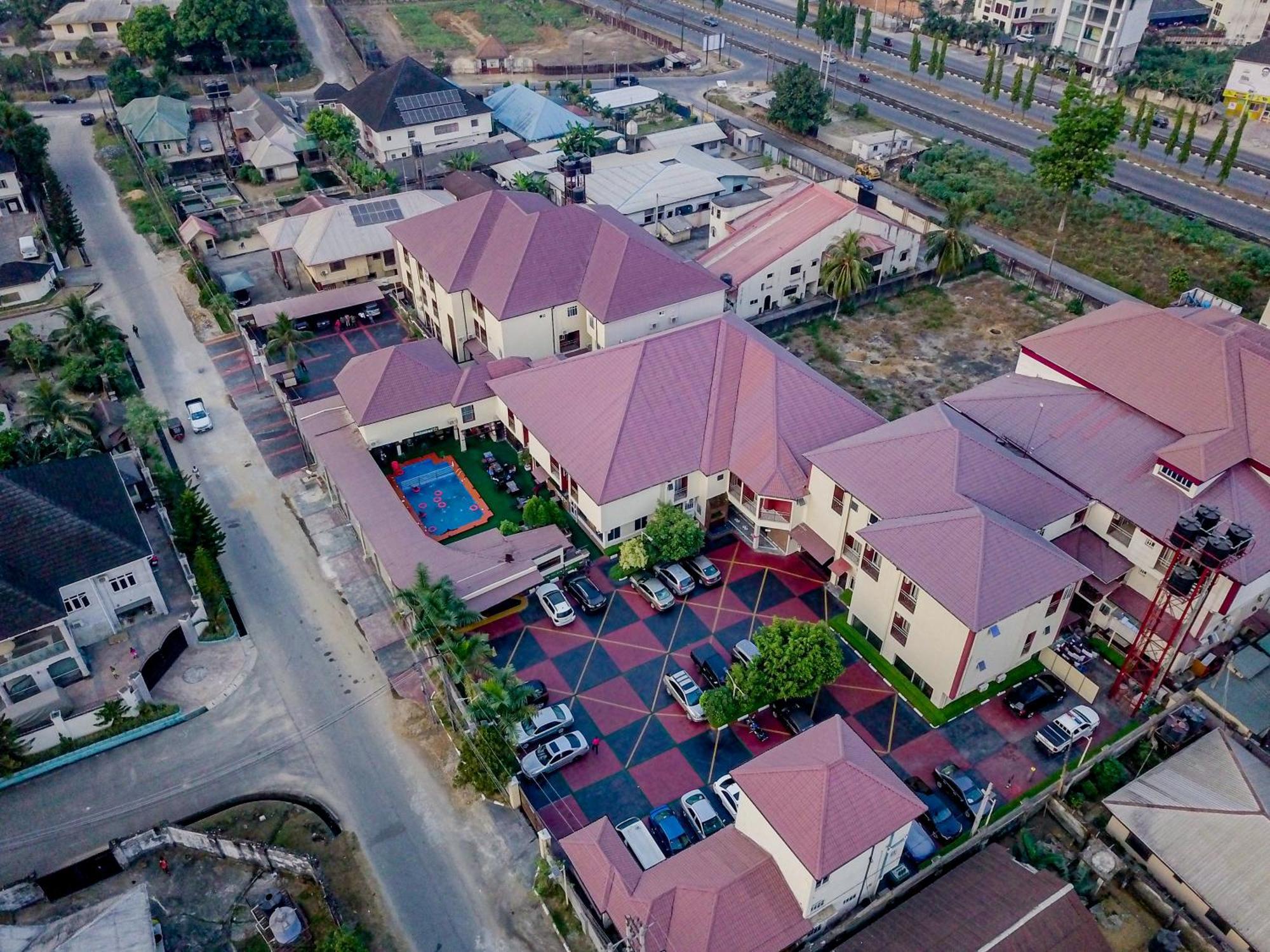 Villa Hilton Hotels أويو المظهر الخارجي الصورة